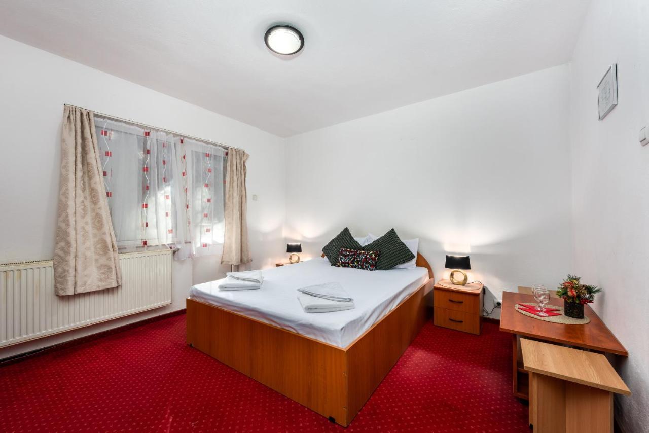 Pensiunea Ursuletul Paddington Predeal Exterior photo